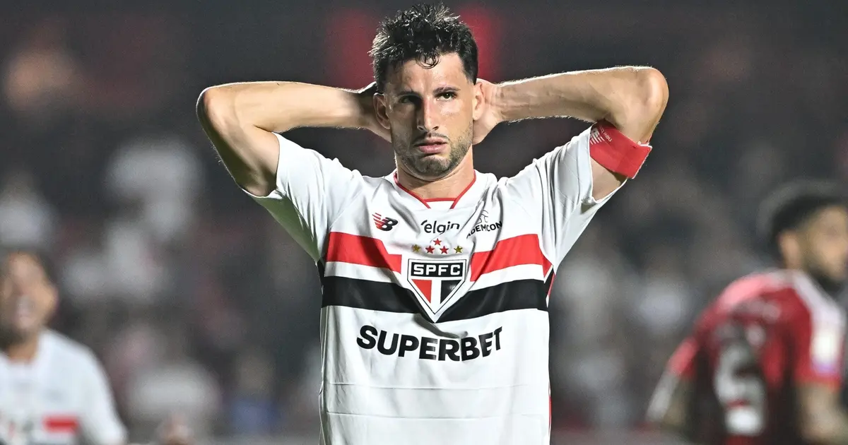 Calleri recebe 3º amarelo e está fora do clássico contra o Santos
