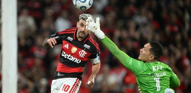 Flamengo tem drama e expulsão, mas tira Del Valle e segue na Libertadores