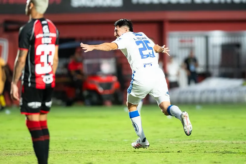 Cruzeiro vira sobre o Vitória no Barradão e vence com gol de Matheus Pereira
